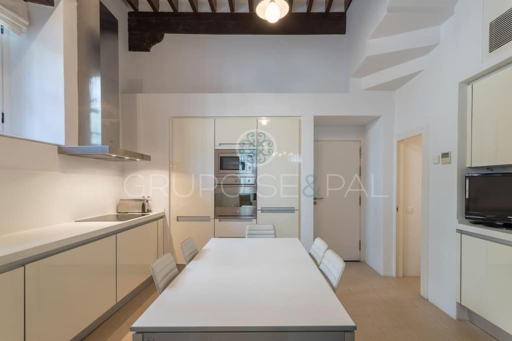 Ad10 Full House Near Cathedral By Antonia Diaz Street Ferienhaus